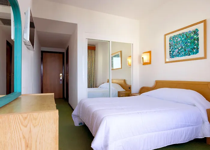 Готель Vibra Beverly Playa 4*