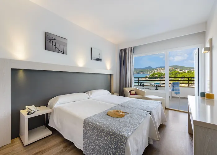 Vibra Beverly Playa Hotel 4*