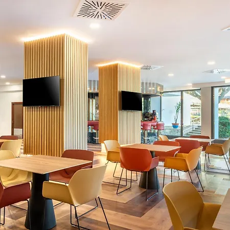 Vibra Beverly Playa فندق